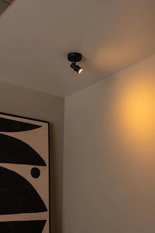 Lucide KIANTI - Deckenstrahler - Ø 10 cm - 1xGU10 - Schwarz - Atmosphäre 1